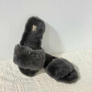 UGG Fluff Slide flip floo sheepskin slippers in gray or charcoal